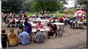 Families gather at Battlefield State Park to enjoy the afternoon.
